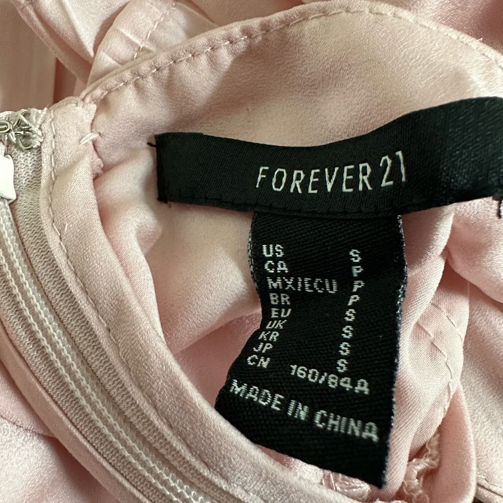 Pink Ruffle Dress 🌸 - Picture 2 of 6